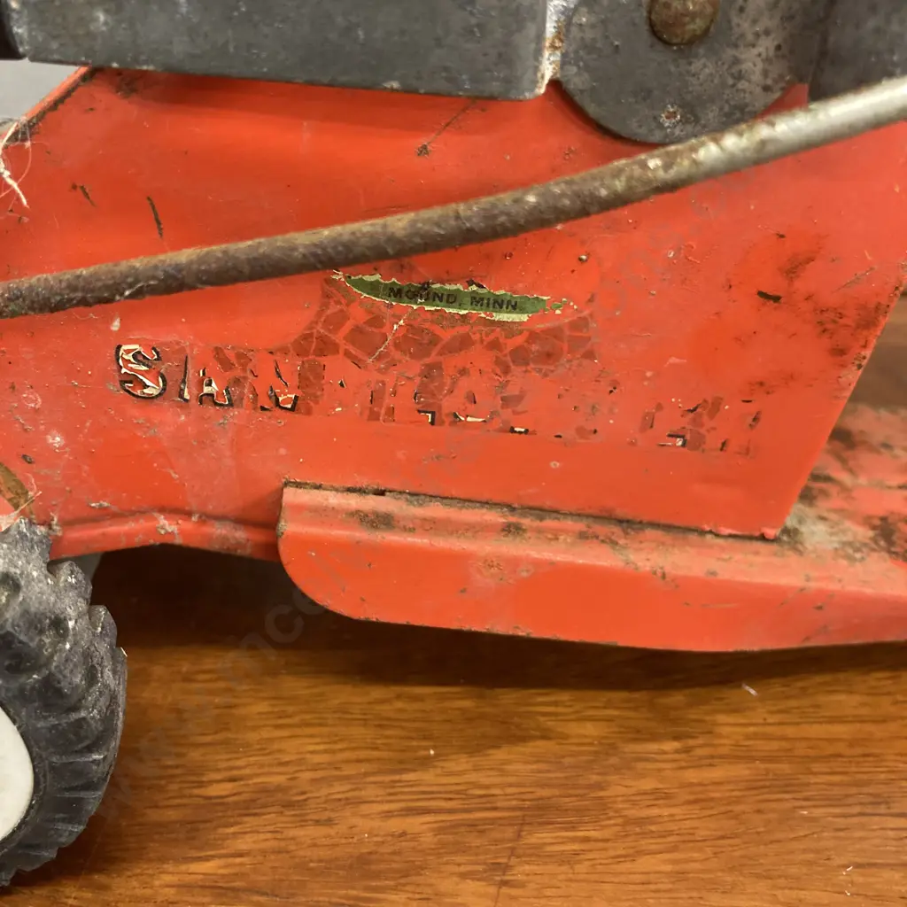 Vintage 1960s Tonka Pressed Steel Red Sand Loader With Working Conveyor. Manufactured by Tonka Toys of Mound, Minnesota Image 1++
